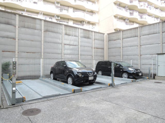 【駐車場】