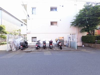 【その他共用部分】 | メゾン日吉 | バイク置場