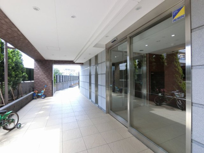 【エントランス】 | グランイーグル大森Ⅲ | JR京浜東北線「大森」駅徒歩18分・京急本線「平和島」駅徒歩18分。