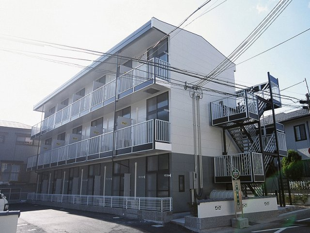 レオパレスメープルの外観