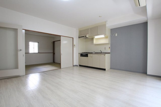 【居間・リビング】 | カルチェ・ダムールA