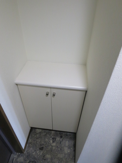 アタッシュマン青柳小平の玄関|下駄箱