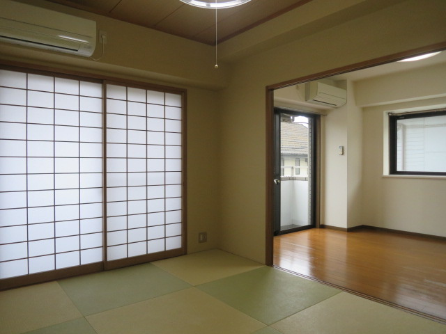 アタッシュマン青柳小平の和室