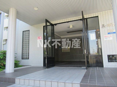 【エントランス】 | ル・ボオン21（河内花園賃貸） | 清潔なエントランスです