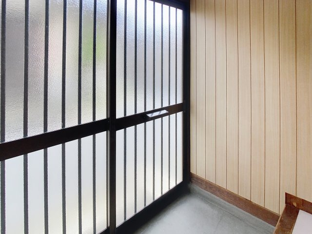 印役5丁目6-45貸家の玄関