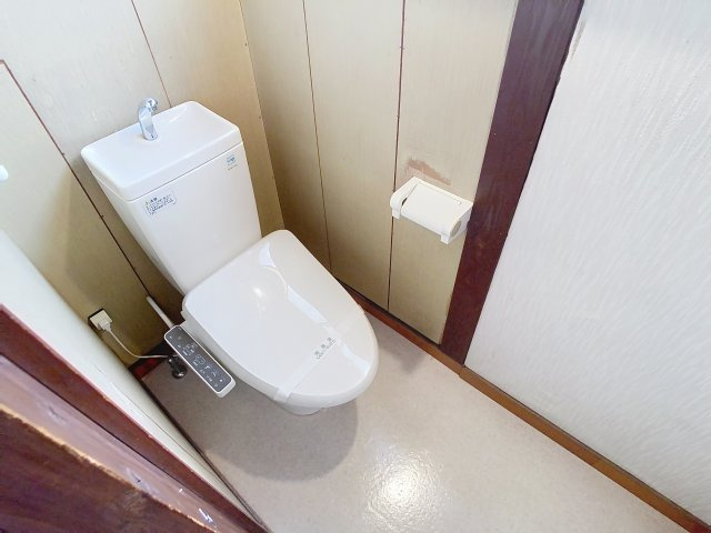 印役5丁目6-45貸家のトイレ