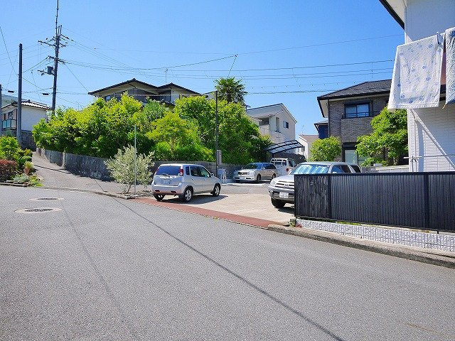 カーサビスタトミオBの駐車場