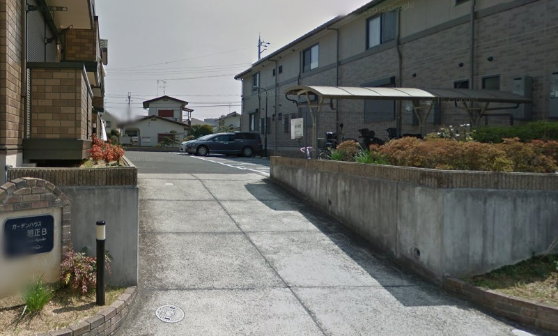 ガーデンハウス明正B棟のエントランス