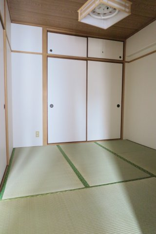 メゾン難波の和室