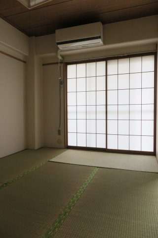メゾン難波の和室