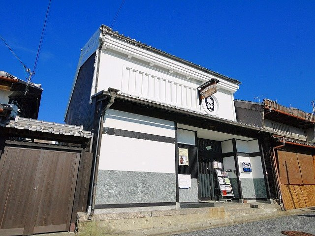 勝南院町テナントの外観