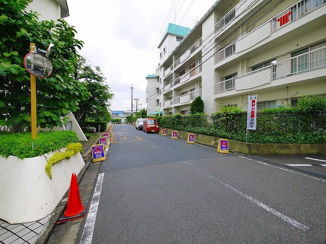 秋篠サンパレス店舗の周辺
