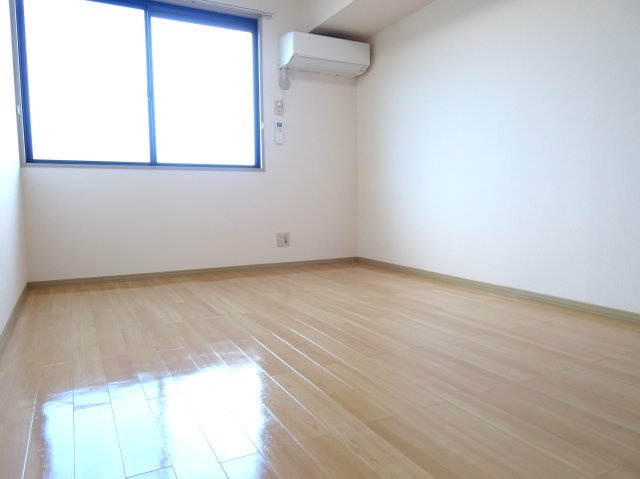 フォーラムワーゴⅡの洋室