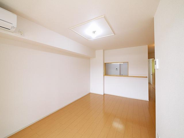 プロミネントの内装|使いやすいリビングです