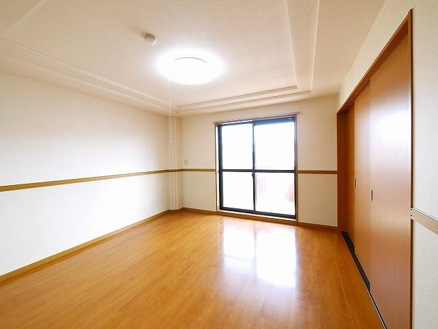 ヒルビレッジの居間・リビング|ゆったりとしたリビングです