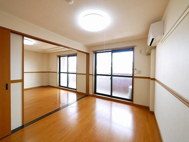 ヒルビレッジの洋室|ゆったりした洋室です