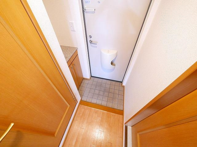 アバンツァートの玄関|明るい玄関です