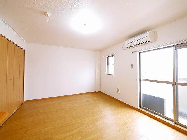 アバンツァートの洋室|広々とした洋室です