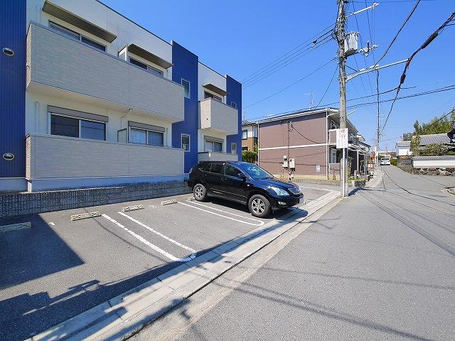 アバンツァートの駐車場|車をお持ちの方に嬉しい駐車場付きの物件です