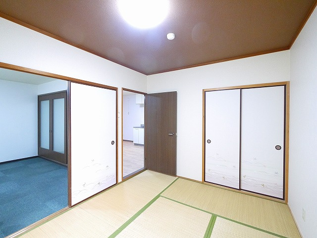 メゾン富雄の和室