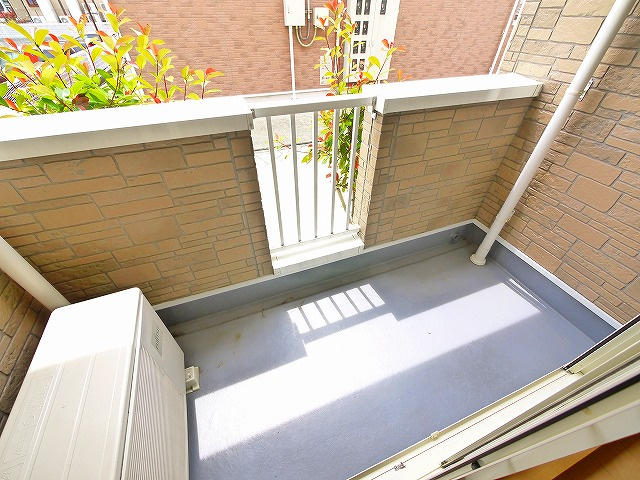 フラン　コリーヌのバルコニー|お洗濯にも便利なバルコニー付き
