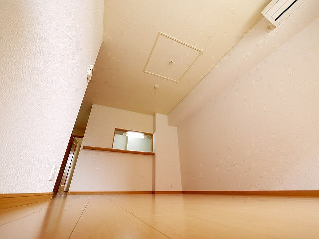 フラン　コリーヌの居間・リビング|ゆったり過ごせる居間です