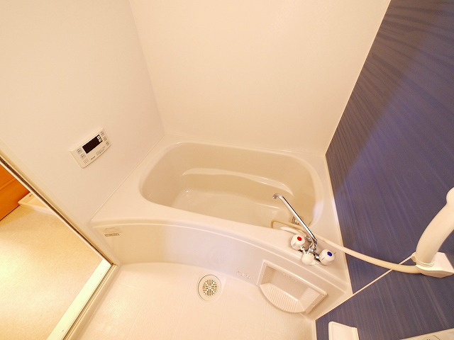 フラン　コリーヌの浴室|コンパクトで使いやすいお風呂です