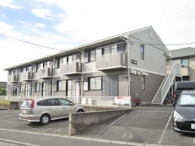 【外観】 | ドミールOMATA | ブルーライン「中川」駅より徒歩圏内！緑豊かで閑静な住宅街にある2階建てアパート♪すみれが丘小学校が近くてお子様のいるファミリーさんには嬉しい立地です☆