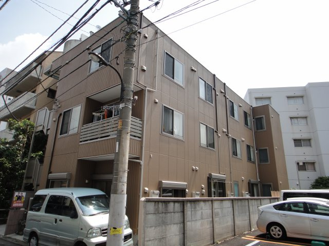 新宿区西新宿８丁目のアパートの外観|外観写真