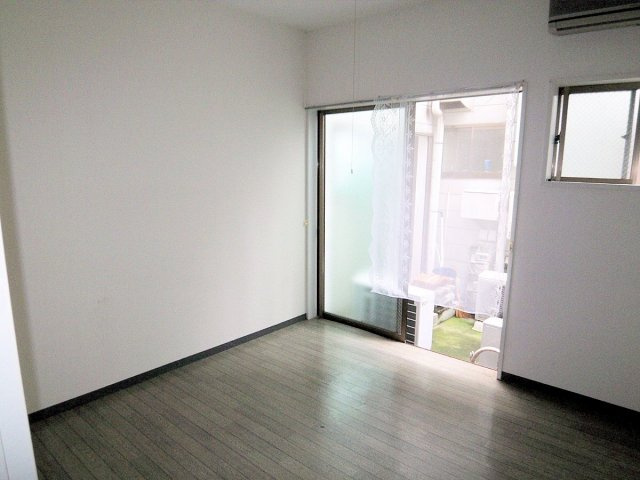 コーポNTAの洋室