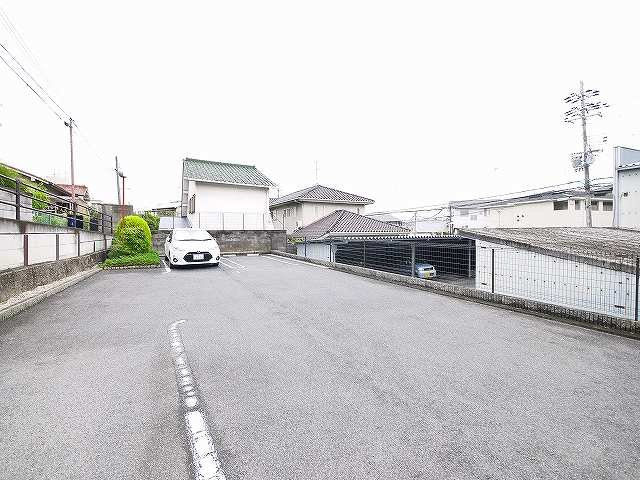 ボア・ソルティの駐車場|駐車場があるので、車を買う予定の方も安心です
