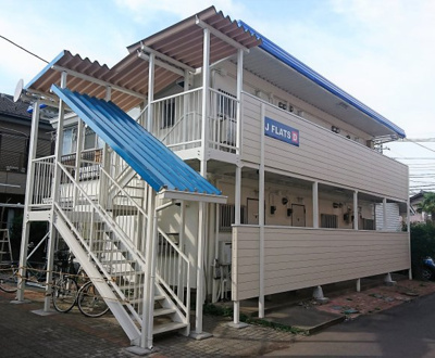 【外観】 | ＪフラッツＤ | ジョンソンタウンの街並みに合わせた外観です。/ＪフラッツＤ１０２