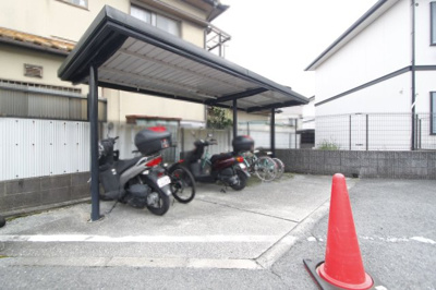 【その他共用部分】 | ローレルⅡＢ | 駐輪場です