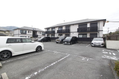 【駐車場】 | ローレルⅡＢ | 駐車場があります
