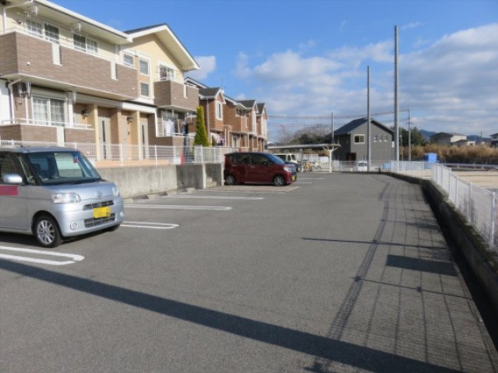 リトル・ノアCの駐車場