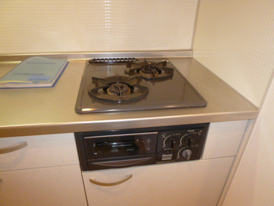 【キッチン】 | フリーダムＳＥＥＤ | ２口ガスコンロ付き