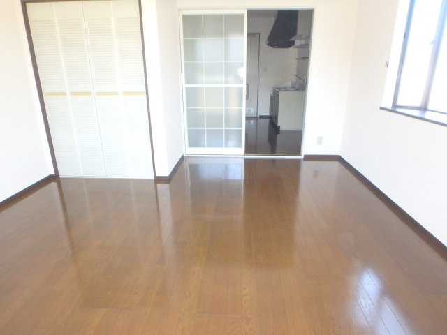 ハイム日吉の洋室