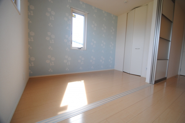 ラーン・サバーイⅡの洋室|内装イメージ：同物件別室