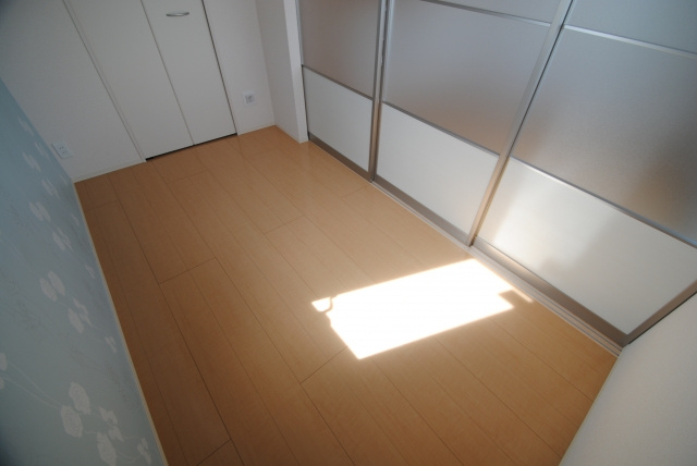 ラーン・サバーイⅡの洋室|内装イメージ：同物件別室