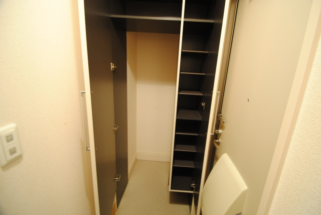ラーン・サバーイⅡの収納|内装イメージ：同物件別室