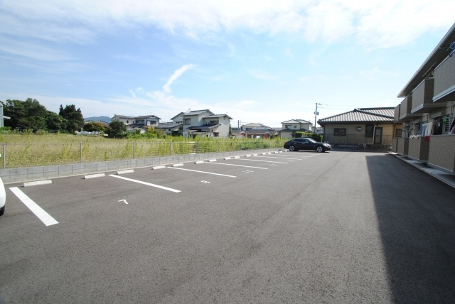 ラーン・サバーイⅡの駐車場