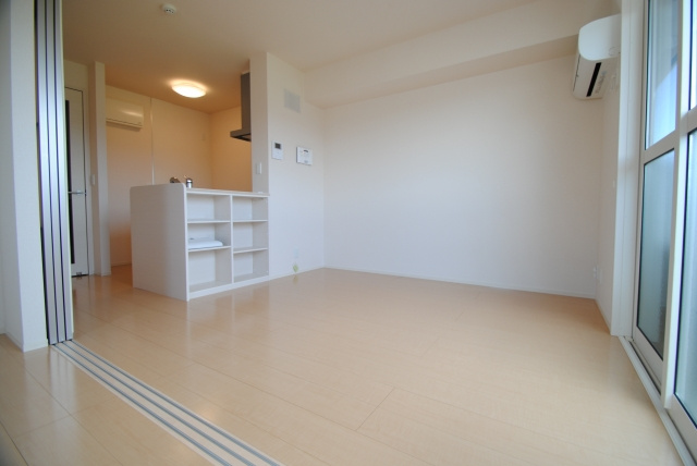 ラーン・サバーイⅡの居間・リビング|内装イメージ：同物件別室