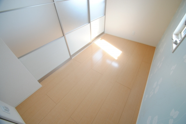 ラーン・サバーイⅡの洋室|内装イメージ：同物件別室