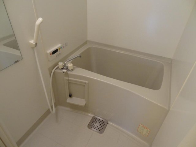 リヴェール西条の浴室