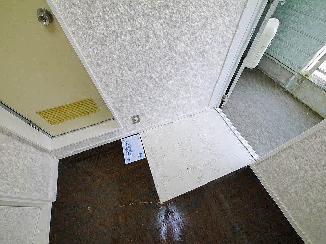 エムズ富雄の玄関|収納もある玄関です