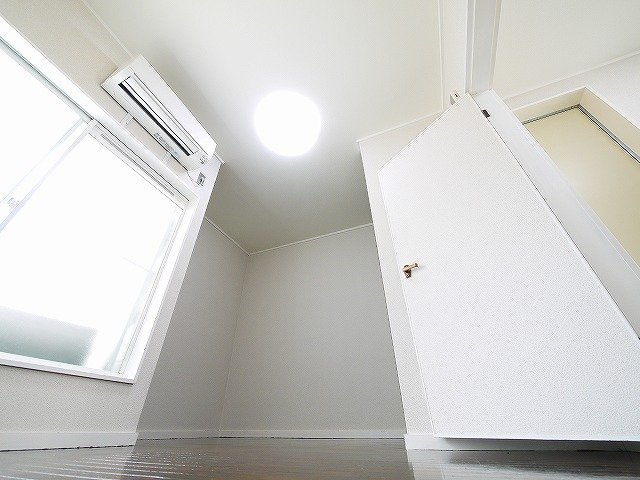 エムズ富雄の内装|明るい色調の室内です