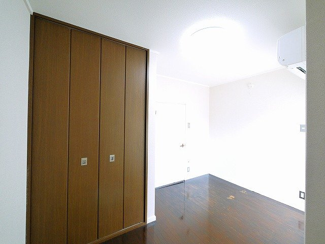 エムズ富雄の洋室|きれいな洋室です