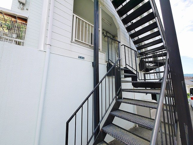 エムズ富雄のその他|階段