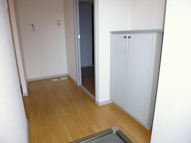 ハイツデアイの玄関