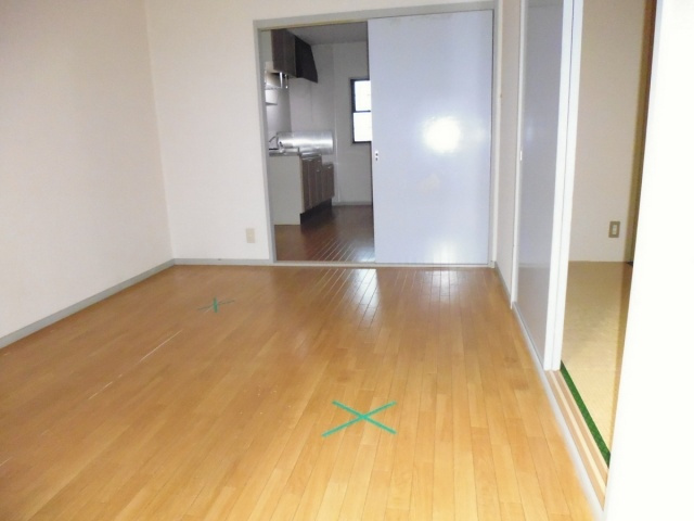 ハイツデアイの居間・リビング